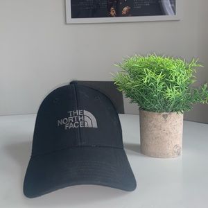 The North Face Baseball Cap in Black